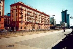 Napoli ragazza rapinata