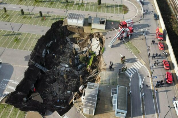 Napoli voragine Ospedale del Mare