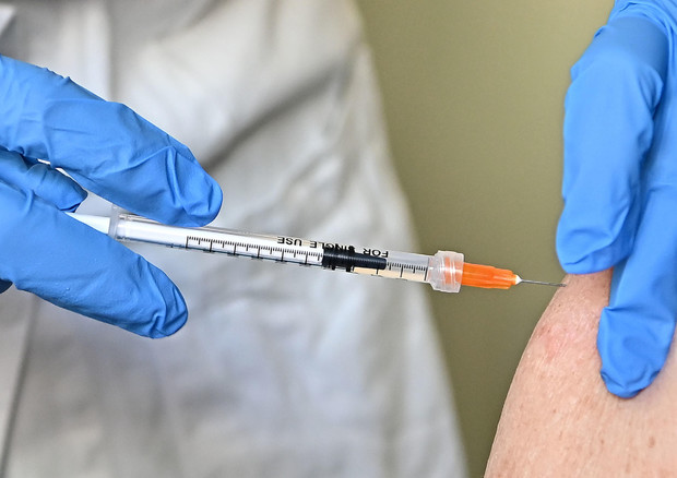 Vaccini in farmacia, arriva il via libera da parte del Governo