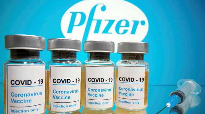 Napoli, arrivate nuove dosi di vaccini Pfizer contro il Covid19