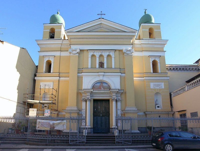 Funerali donna treno Frattamaggiore