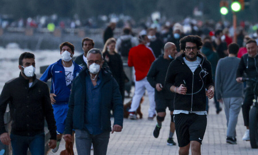 Senza mascherina aperto Italia