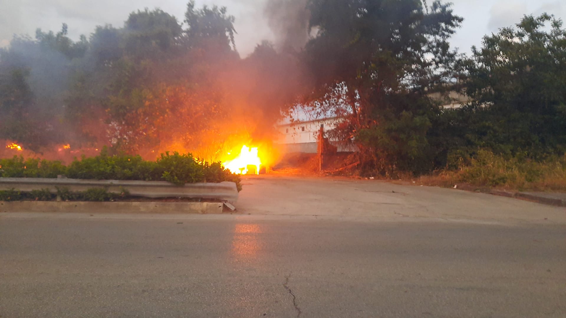 Caivano, in Via Necropoli principio di incendio