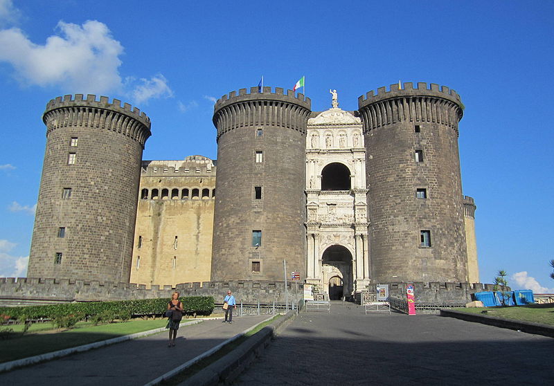 “Ritmi di sole, di mare, di viaggio, di Sud”: l’assessorato alla cultura e al turismo di Napoli presenta al Maschio Angioino il maxi evento estivo