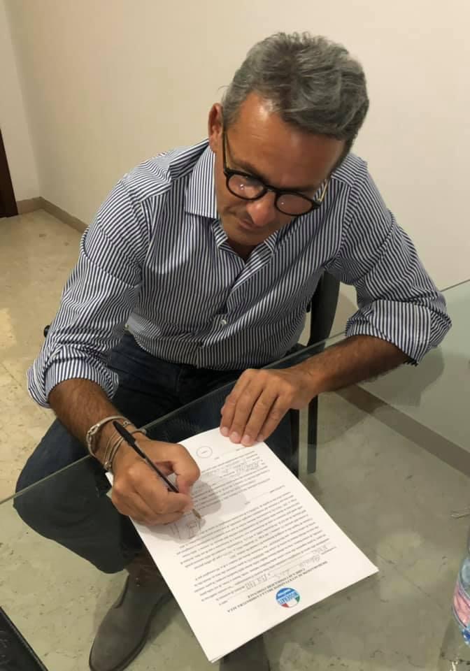 Luigi Grimaldi sbarca nella sala dei Baroni