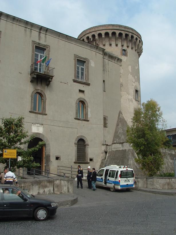Caivano, ennesima richiesta di azzerare la Giunta Falco