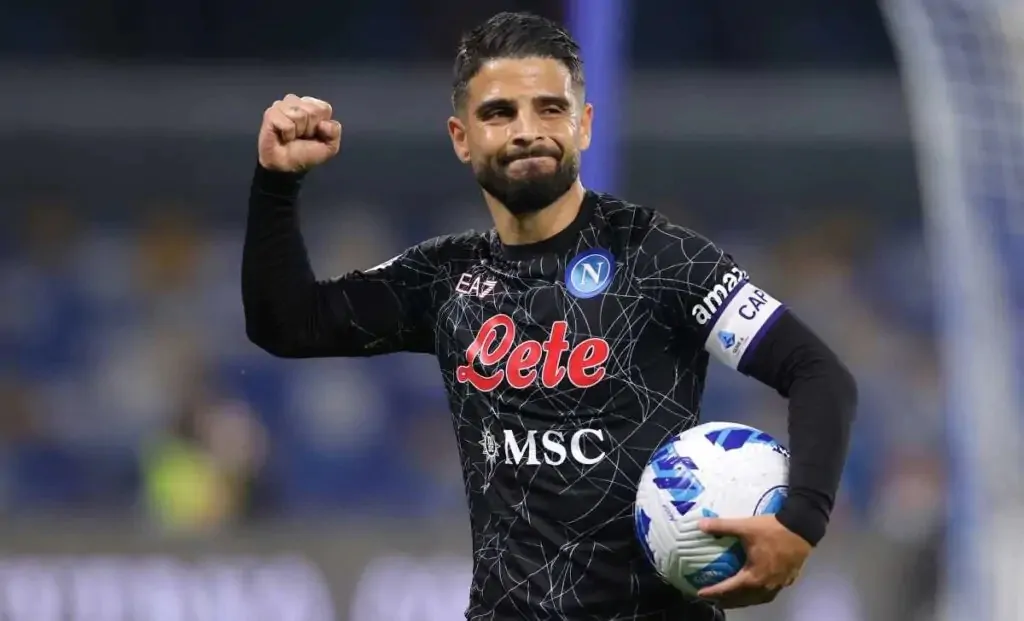 Insigne con un occhio verso il Canada