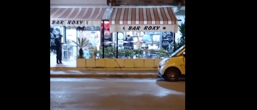 Arzano, agguato in un bar: ferite cinque persone