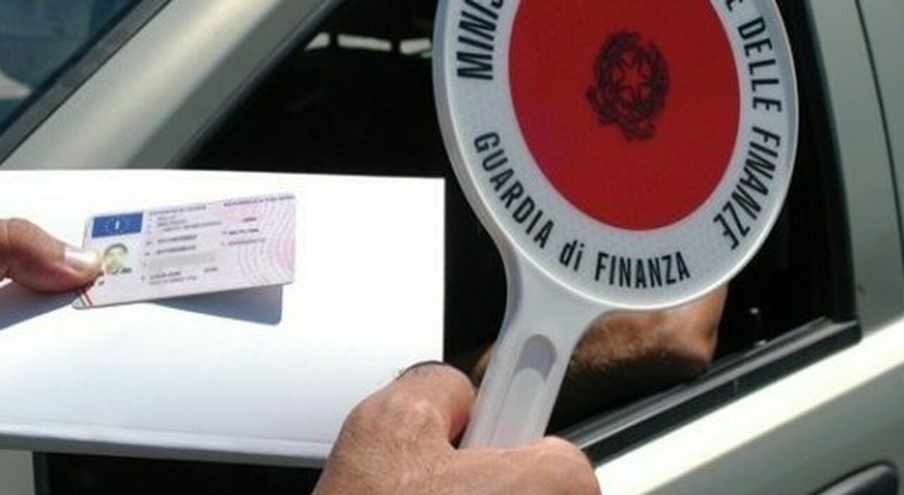 Sblocco di patenti di guida in cambio di soldi