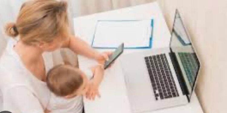 Governo Meloni, previsti sgravi in bilancio per le mamme