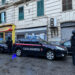 Napoli, rapinata e trascinata a terra per metri