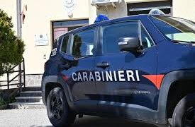 Castello di Cisterna , sfascia la casa e minaccia il padre per la droga