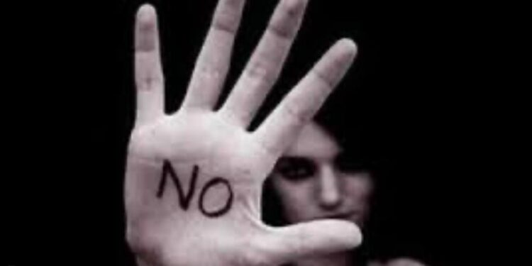 Corsi per contrastare la violenza sulle donne arrivano tra i banchi di scuola
