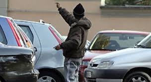 Pozzuoli, un offerta a piacere fa stringere le manette ad un parcheggiatore abusivo