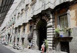 Napoli, estorsioni a Palazzo Serra di Cassano e Palazzo Maddaloni