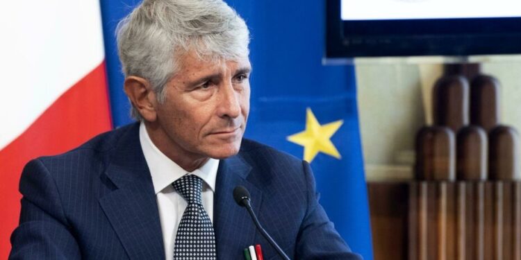 Ex Centro “Delphinia”: il ministro Abodi ed il sottosegretario Fazzolari a Caivano per la posa della prima pietra