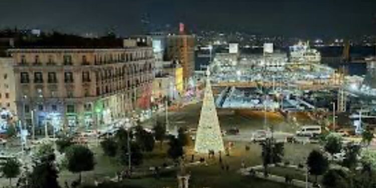 Napoli , le luminarie un vero flop a pochi giorni dal Natale