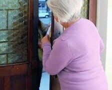 Napoli,nella Sanità truffa ad una signora anziana