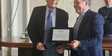 Quattordici targhe per dire grazie a medici, infermieri, operatori socio sanitari e autisti