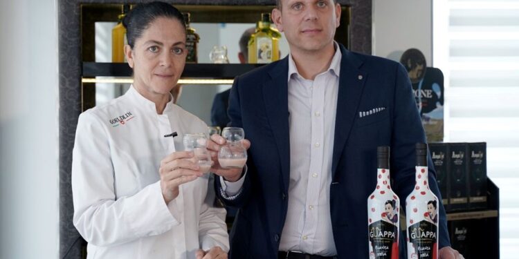 L’ESCLUSIVA. Nasce il Guappa “BiancaMela”, una nuova limited edition del noto liquore della storica azienda Petrone a base di latte di bufala campana