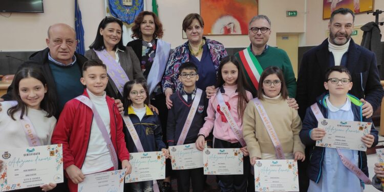 Casoria , sette bimbi adottano i nonni