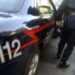 Qualiano , pesta fuori scuola un collaboratore scolastico