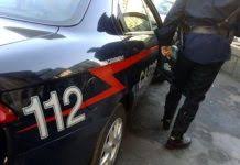 Qualiano , pesta fuori scuola un collaboratore scolastico