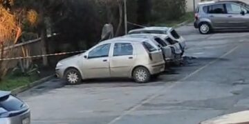 Ultima ora : Boato e fiamme alte nella notte a Frattaminore