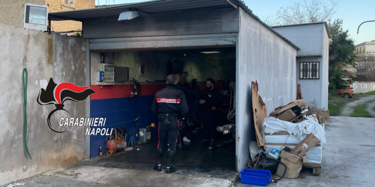 Secondigliano, scovato covo per smontaggio auto rubato