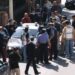 Torre Annunziata , poligono di tiro della criminalità in una scuola abbandonata.