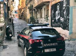 Napoli, Quartieri Spagnoli, controlli dei carabinieri ai garage coperti
