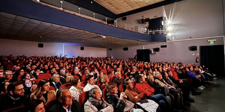 Frattamaggiore, Sold out al Teatro De Rosa con Biagio Izzo