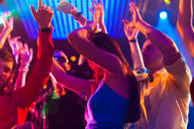 Agnano, la polizia chiude per 15 gg una discoteca