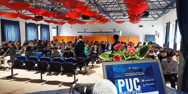 Poggiomarino, il Puc partecipato arriva a scuola