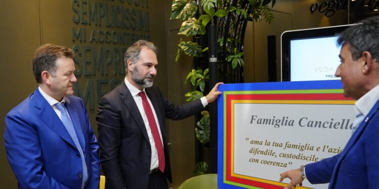 Frattamaggiore, gran successo di pubblico al Vega Cafè’ per la presentazione del libro di Catello Maresca