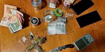 Afragola, droga in auto alle Cinque Vie