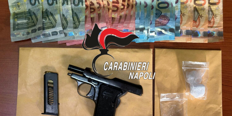 Caivano, Controllo dei Carabinieri, su un auto ,droga armi e soldi