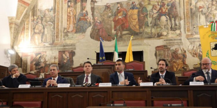 Regione Campania, il leader dei 5S, Giuseppe Conte , lancia il Reddito regionale di cittadinanza
