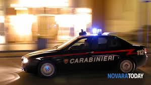 Qualiano, un inseguimento dei Carabinieri porta a schiantarsi l’auto dei banditi