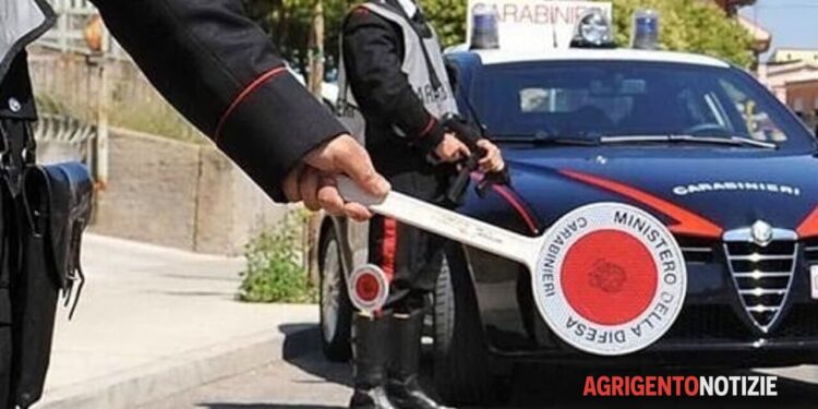 Napoli case nuove , non si ferma all’alt dei Carabinieri