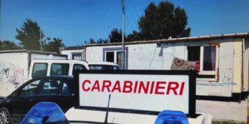 Caivano, spari al campo rom: rilevati quattro fori provocati dai proiettili