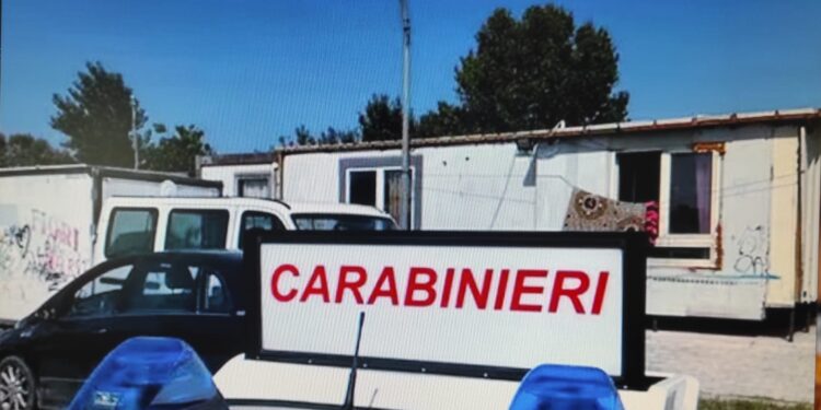 Caivano, spari al campo rom: rilevati quattro fori provocati dai proiettili
