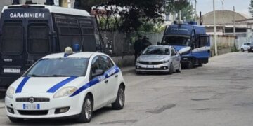 Arzano , blitz negli alloggi popolari