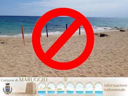 Pozzuoli, intervento dei Carabinieri su spiagge con ombrelloni abusivi