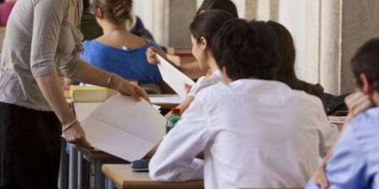 Pescara, sesso tra alunna e professore