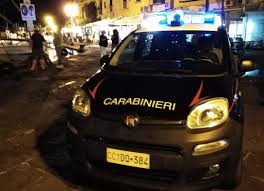 Procida , Carabinieri chiudono un bar per la musica alta