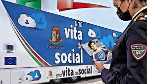 Casoria , fa tappa la Polizia con l’iniziativa “Una Vita da Social”