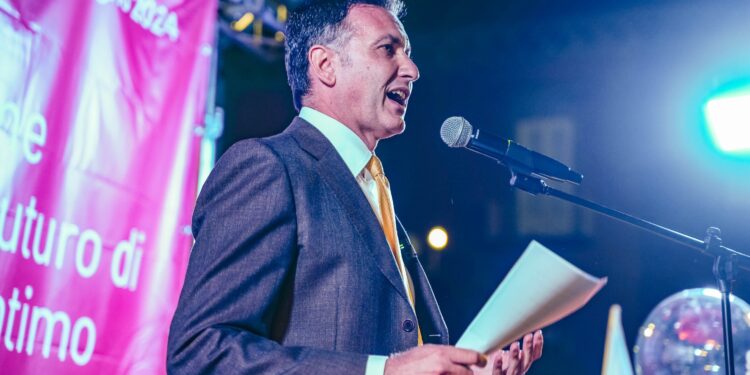 Sant’Antimo: Amministrative2024, Buonanno, apre la campagna elettorale in una piazza gremita