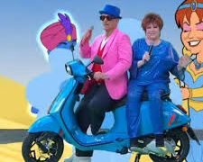 Orietta Berti e Fiorello vanno in Vespa