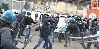 Ischia, scontri tra i tifosi in due distinti match di calcio svolti sull’isola